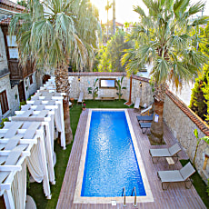 Alaçatı Balbadem Otel (+13)